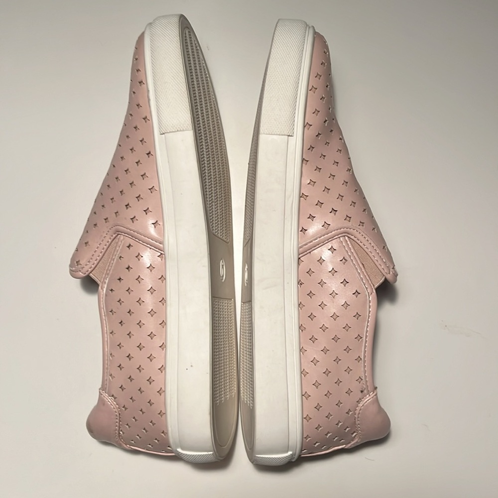 Loft soft pink slip one with small diamond cut outs, excellent condition, size 6 - Picture 2 of 5